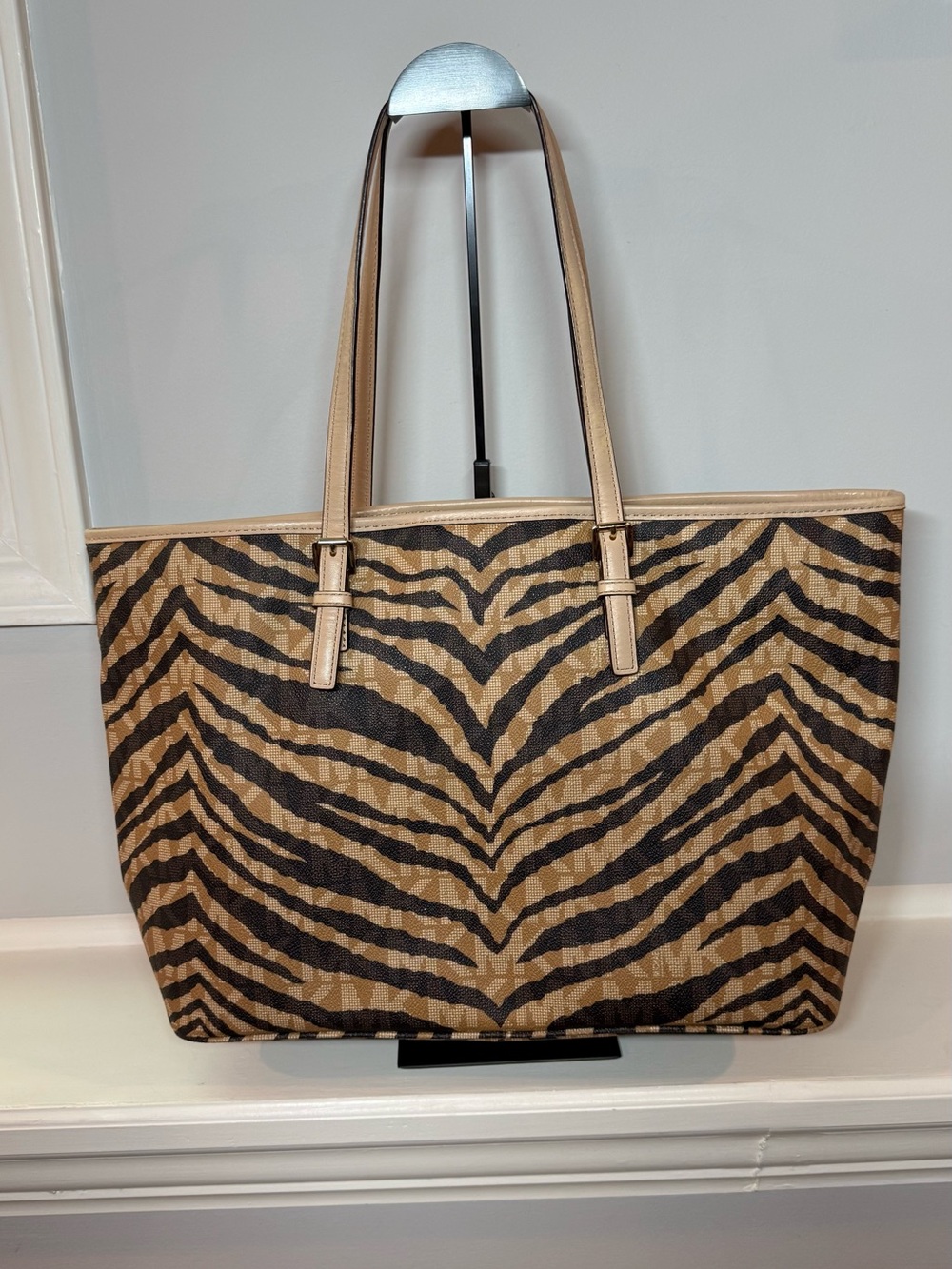 Michael Kors tech friendly large tote